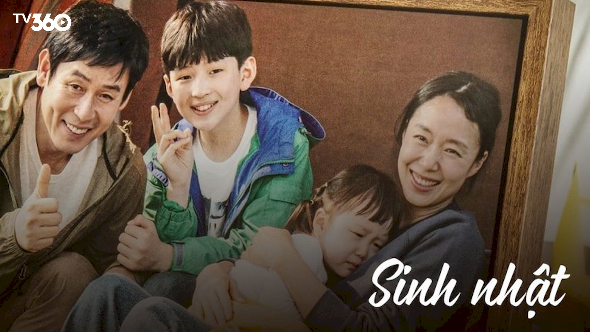 Vợ chồng Jeong-il và Sun-nam chìm trong nỗi đau mất con trai trong thảm kịch phà Sewol, nhắc nhở họ và xã hội không bao giờ quên
