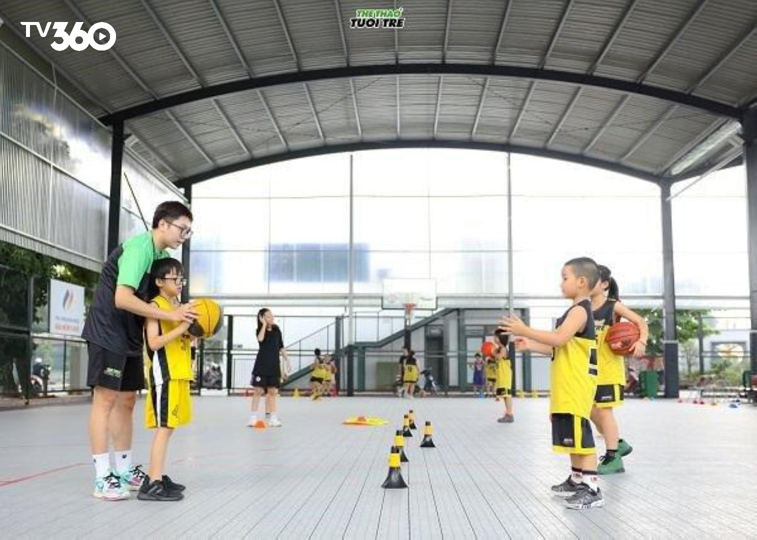 Trung tâm linh hoạt trong việc lắp đặt màn hình lớn trong các trận đấu lớn