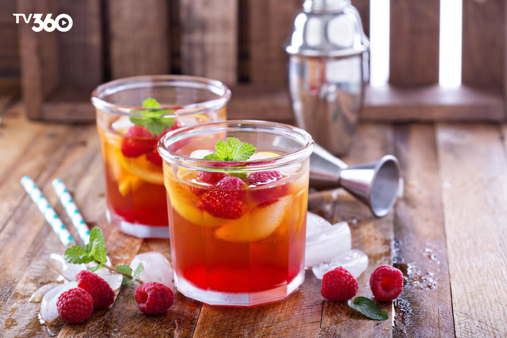 Trà/cocktail trái cây mang lại hiệu quả giải khát cao phù hợp khi xem những trận đấu căng thẳng