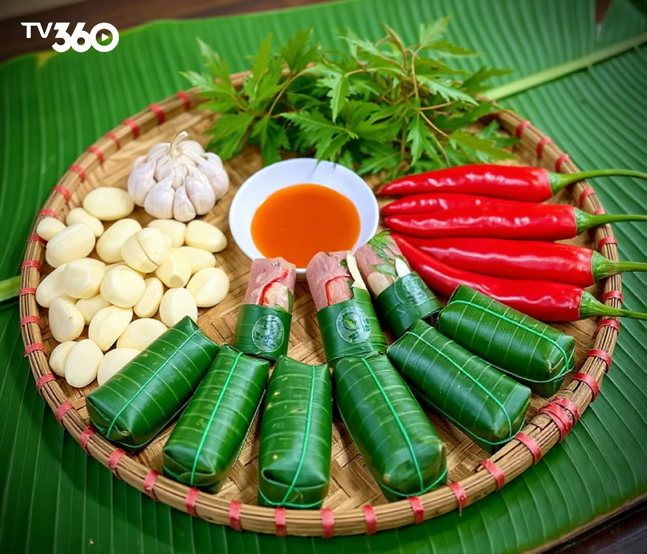 Nem chua là món ăn lý tưởng cho buổi xem bóng đá thêm hấp dẫn