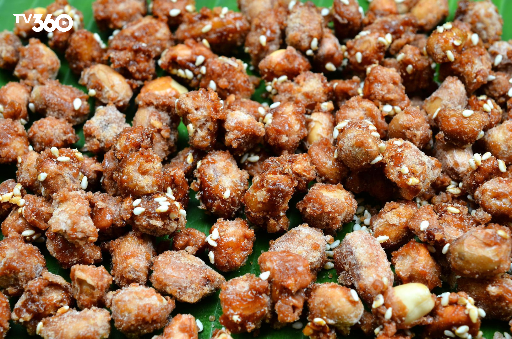 Bạn có thể dễ dàng tự chế biến đậu phộng tại nhà nhanh chóng, tiết kiệm