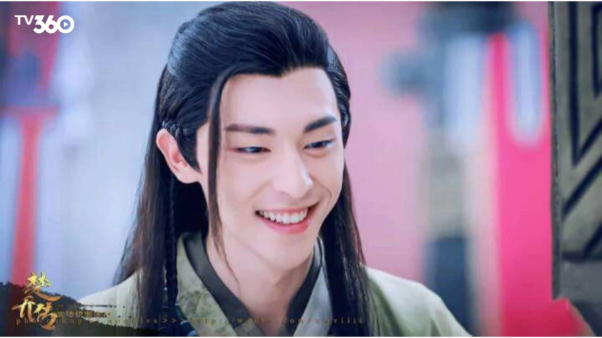 Đặng Luân trong vai Tiêu Sách – thái tử Đại Lương đầy quyến rũ và tinh quái trong “Sở Kiều Truyện”.