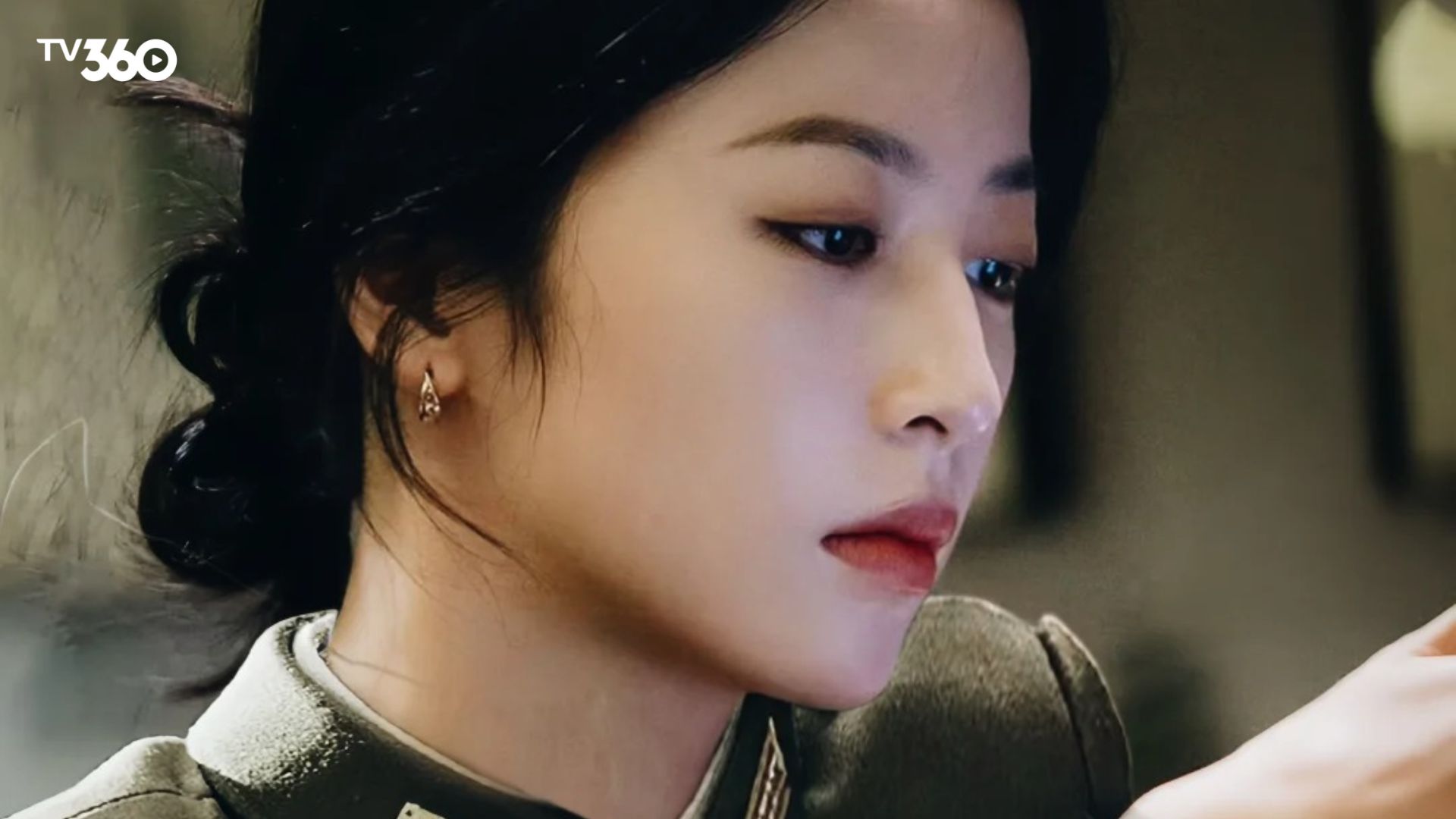 Châu Vũ Đồng (vai Lan Ấu Nhân) - nhân vật sắc sảo và giữ vị trí then chốt trong hành trình điệp chiến