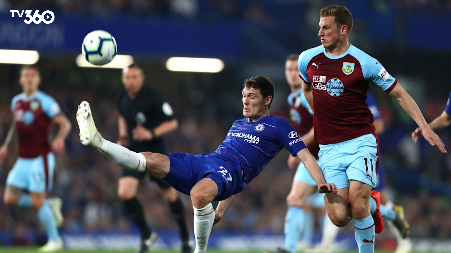 Phong độ không ổn định khiến Burnley gặp nhiều bất lợi