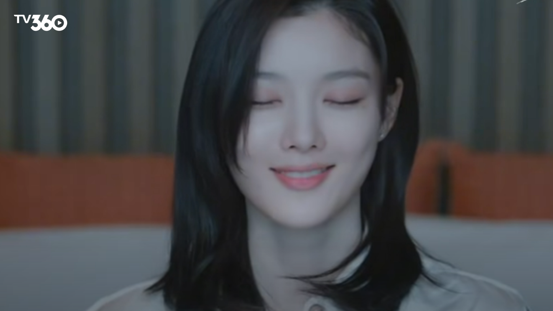 Khoảnh khắc Ah Jin xuất hiện trong váy cưới đầy kiêu hãnh nhưng ánh mắt chất chứa bất an