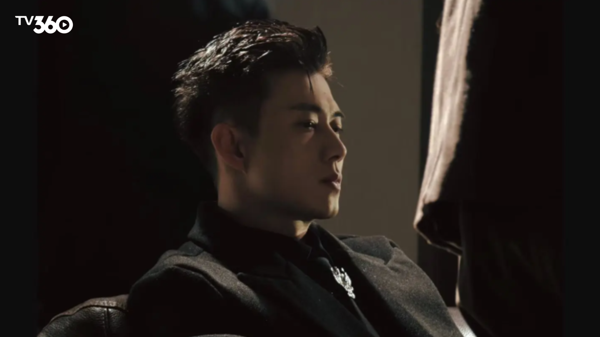 Anh được đánh giá cao về khả năng diễn xuất đa dạng và xử lý nội tâm nhân vật