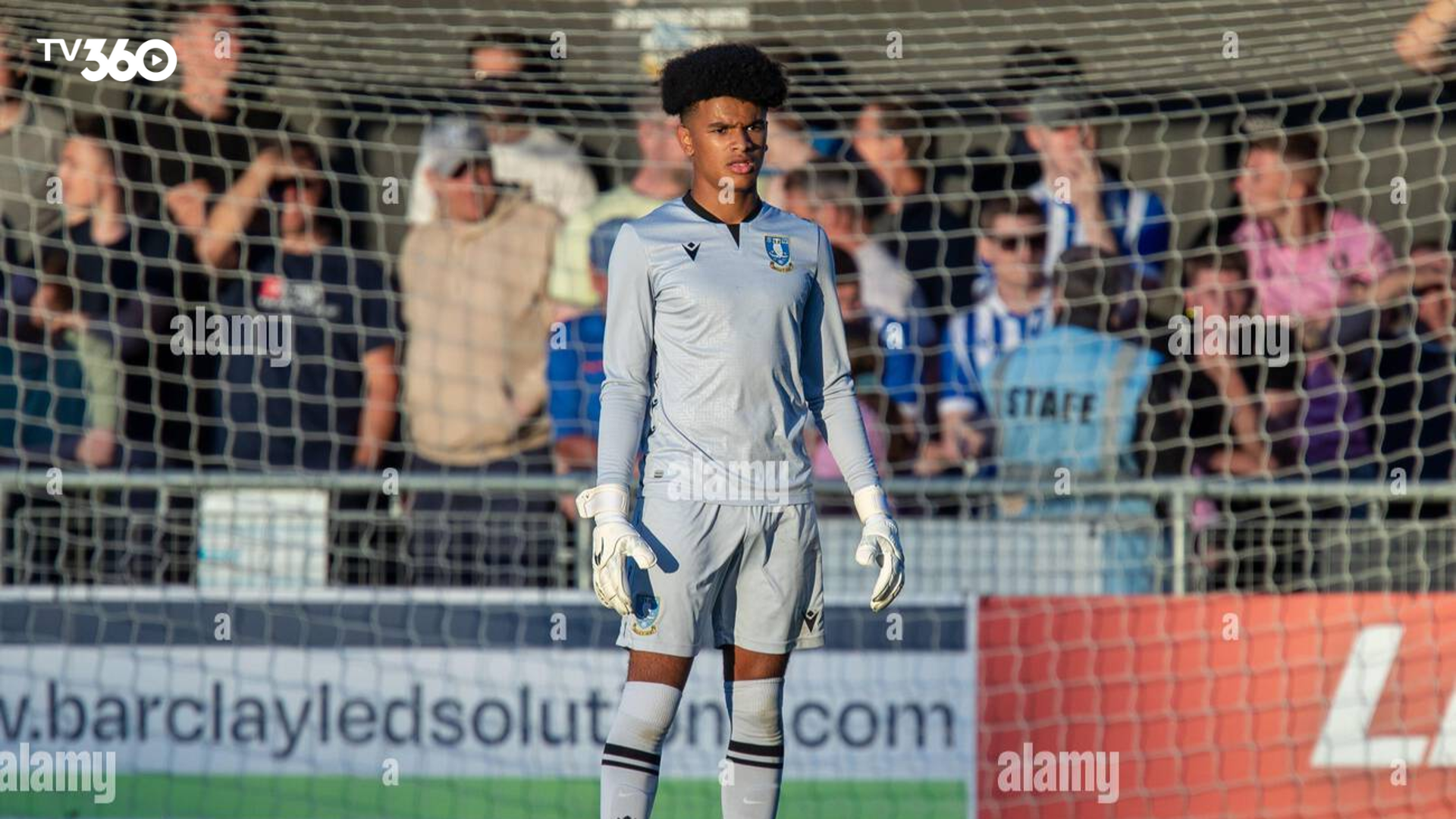 Thủ môn đáng gờm với đôi tay vàng bắt bóng