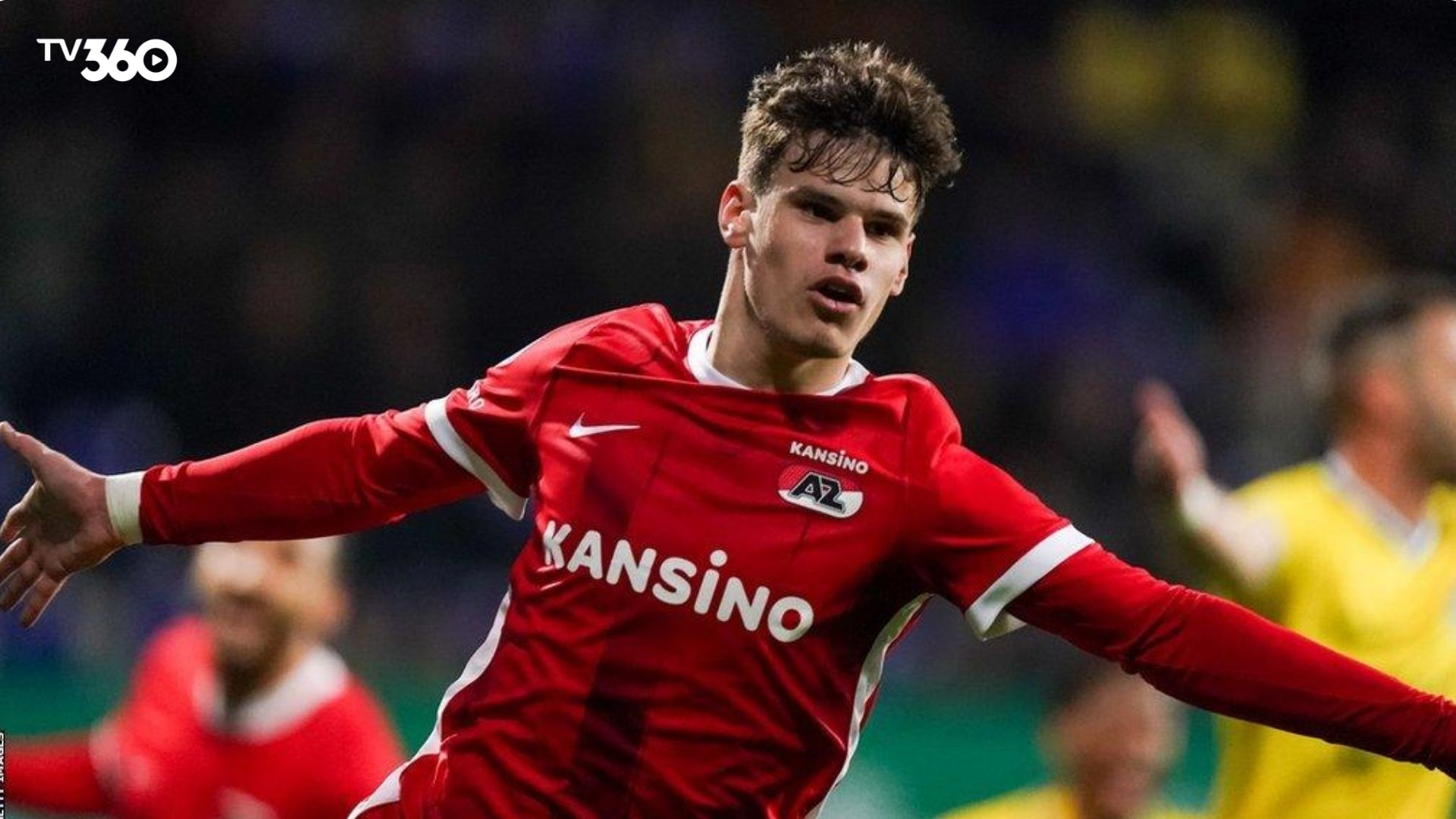 Milos Kerket hoàn thành tốt nhiệm vụ phòng ngự với tinh thần không khoan nhượng