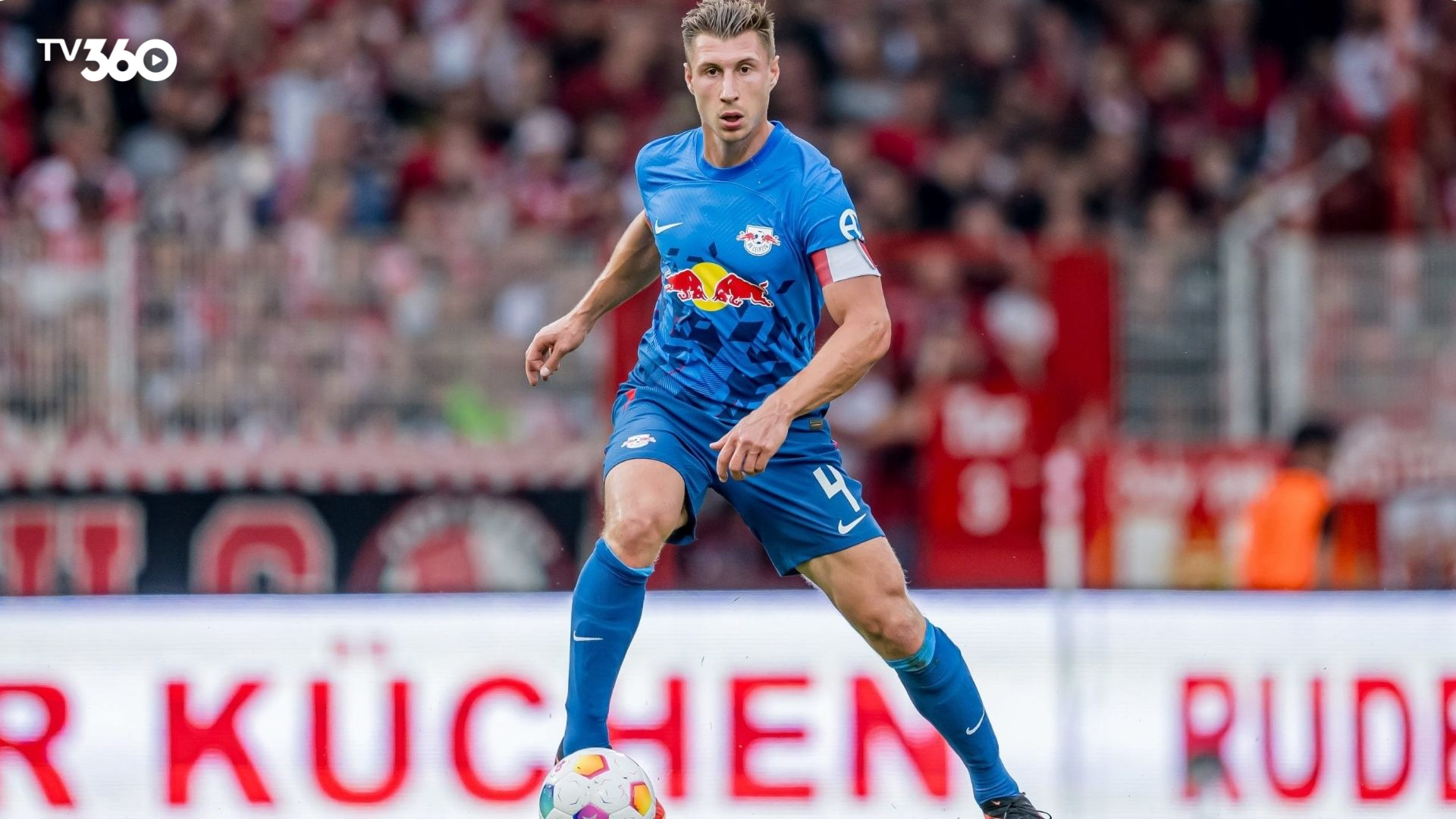 Willi Orbán là điểm tựa tinh thần để đồng đội vươn lên tấn công