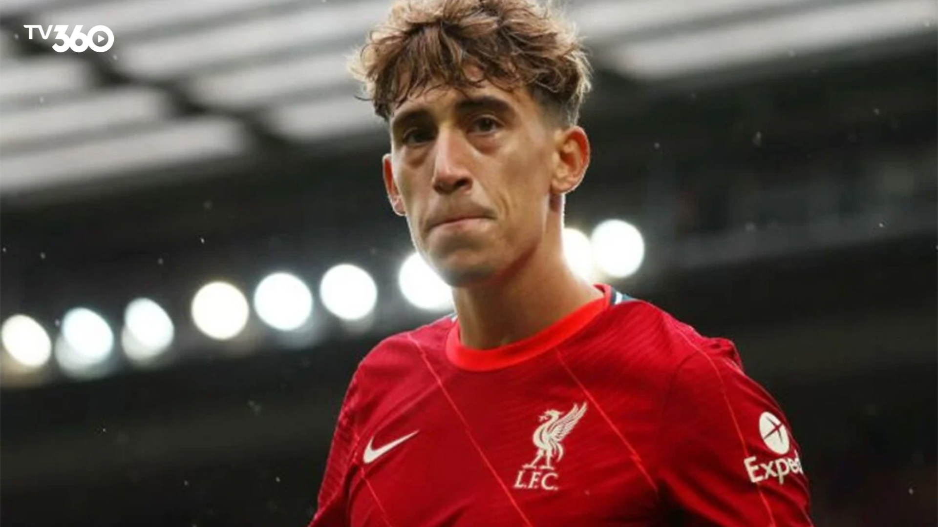 Hậu vệ cánh trái nhanh nhẹn, luôn là mũi khoan lợi hại với những pha dâng cao và tạt bóng chất lượng