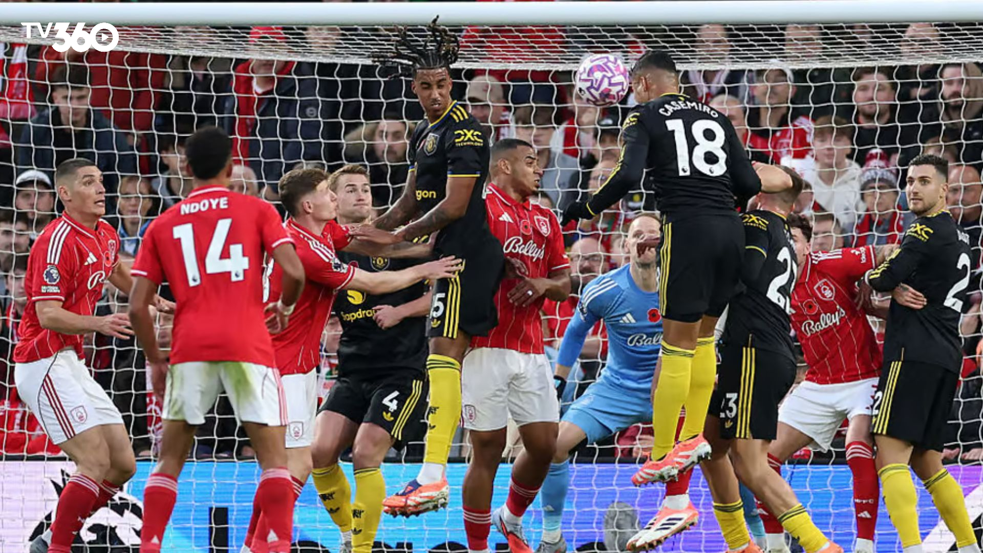 Một trận đấu “điên rồ” đúng nghĩa giữa Nottingham Forest vs Man United