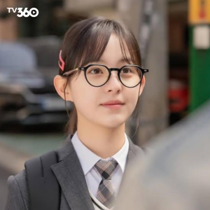 Song Woo Yeon, nữ sinh trung học nhút nhát