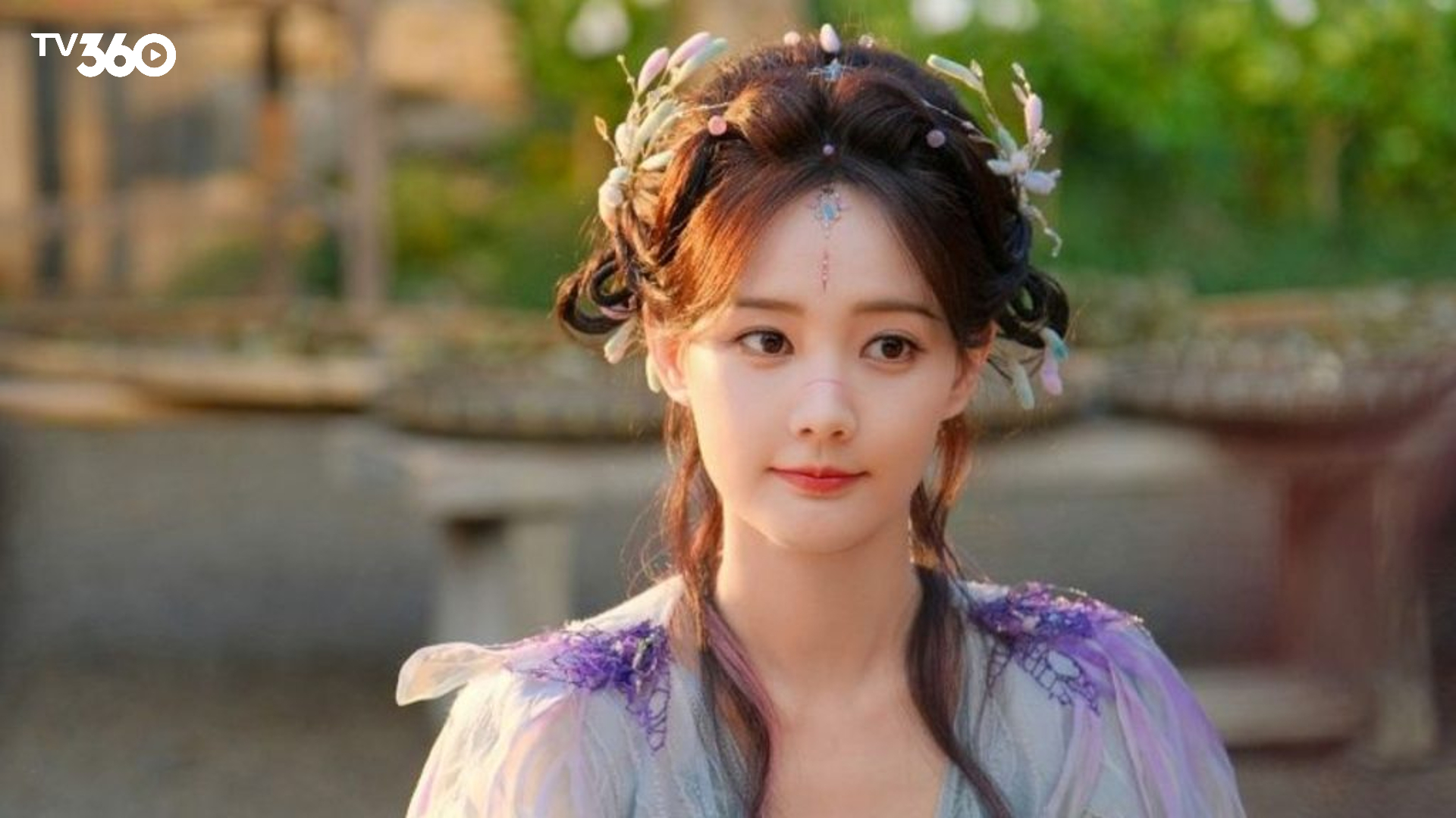 Thanh Đồng lặng nhìn Phú Quý từ xa, nỗi đau chưa thể chạm tới