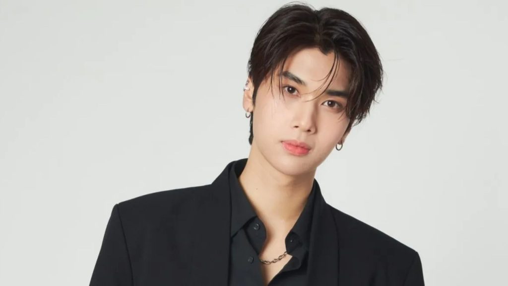 Dunk Natachai sở hữu ngoại hình sáng và phong thái phù hợp với nhiều dòng vai khác nhau