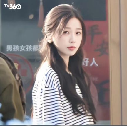 Ngu Thư Hân vai Khương Mộ