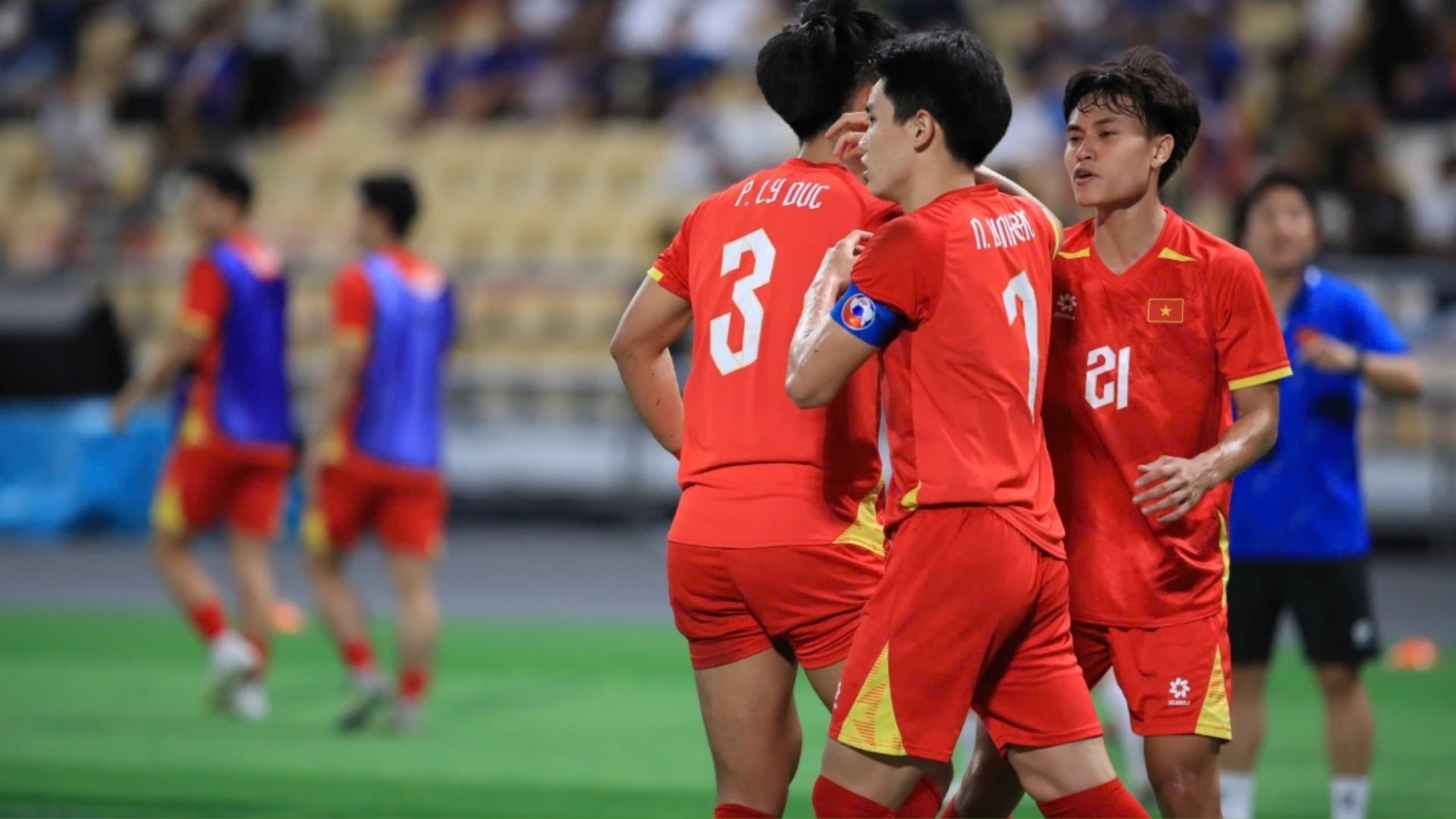 Tỷ số về thế cân bằng 2-2 ở phút 60