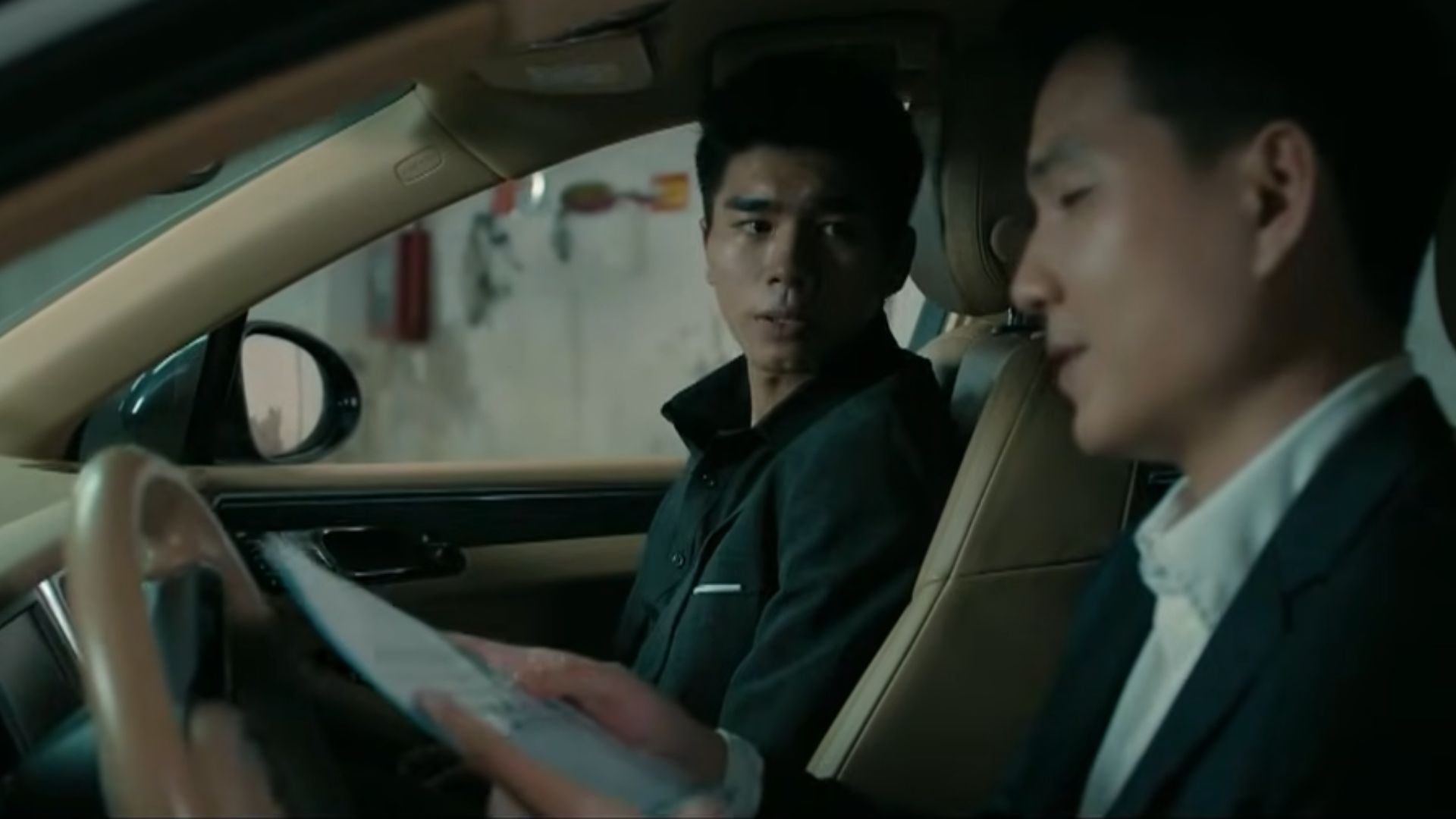 Nghiêm lạnh lùng đối chất với Ngân về những bí mật giấu kín