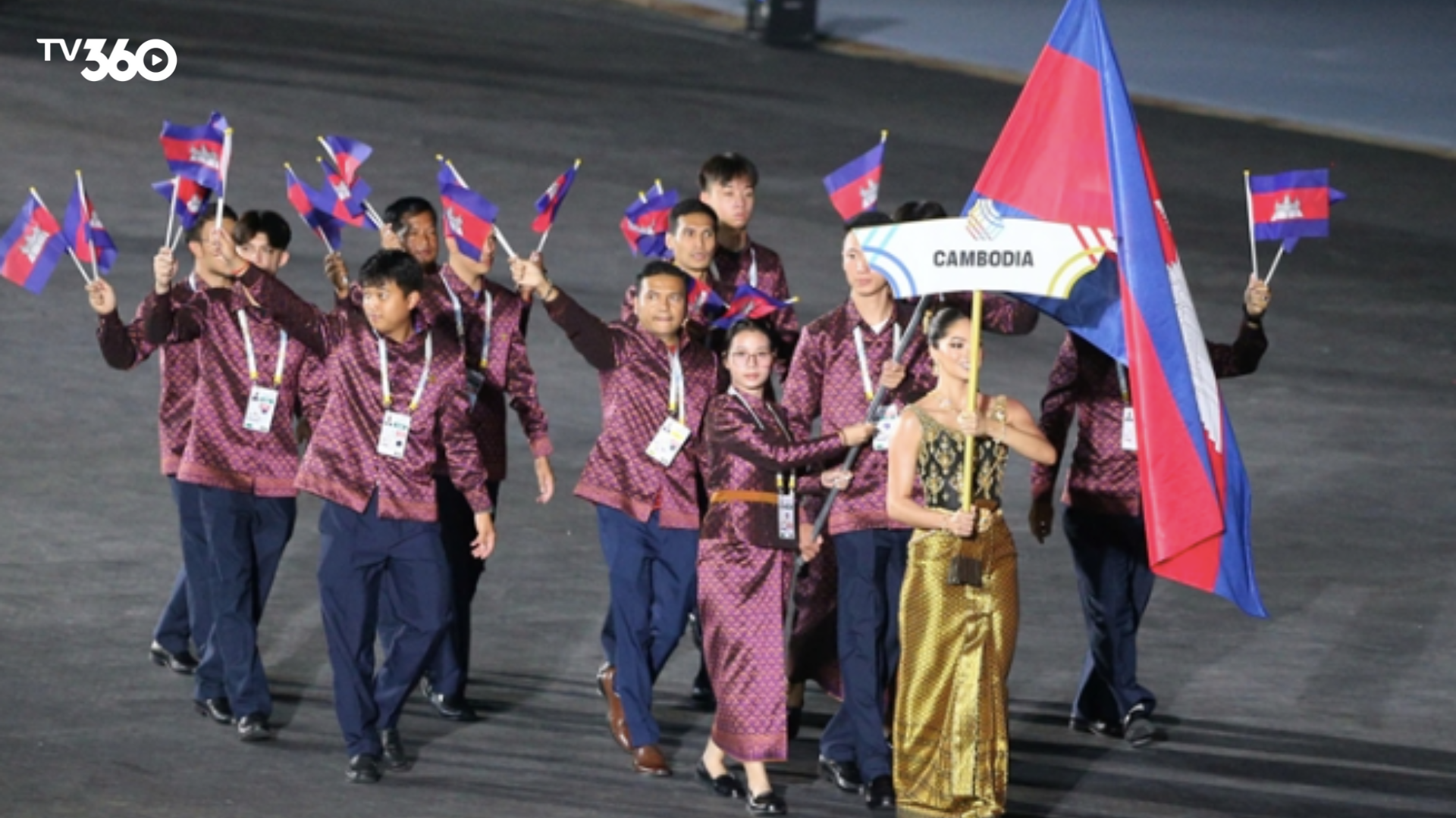 Khoảnh khắc đoàn Campuchia diễu hành tại SEA Games 33 