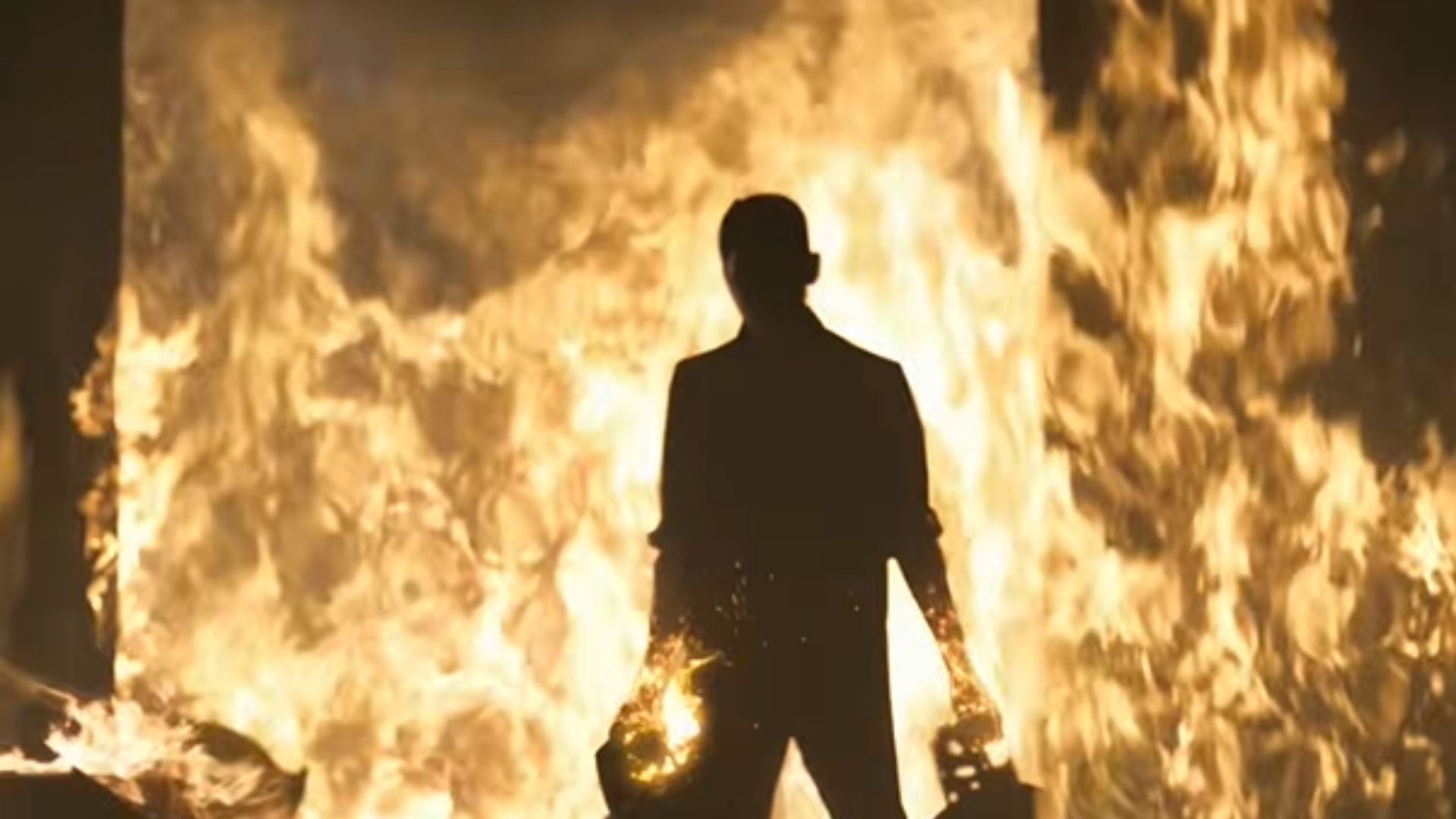 Trận chiến nảy lửa giữa Sang Woong và gã phản diện sở hữu sức mạnh vàng ròng