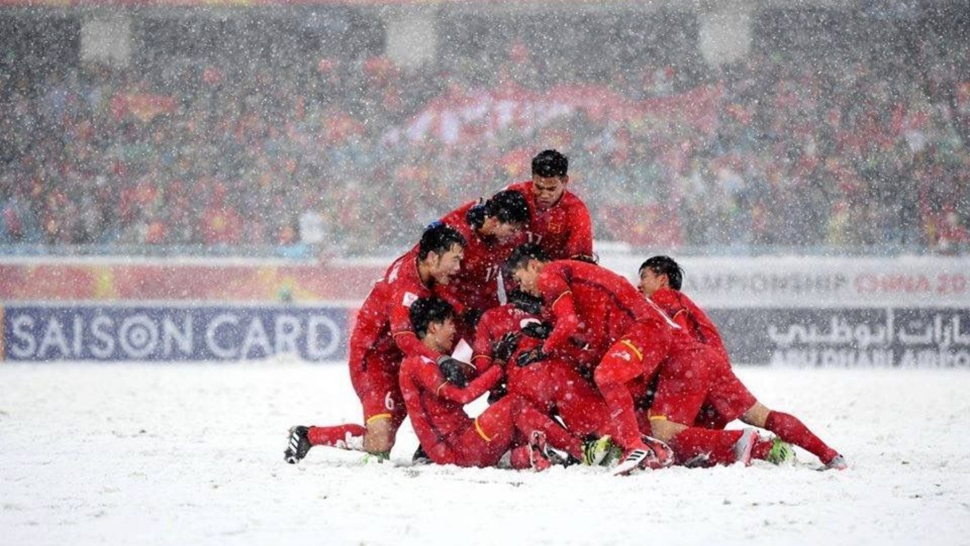 Khung cảnh tuyết trắng bao phủ sân Changzhou Olympic Sports Centre (Thường Châu, Trung Quốc) – nơi diễn ra trận chung kết U23 châu Á 2018 trong điều kiện thời tiết khắc nghiệt hiếm có.