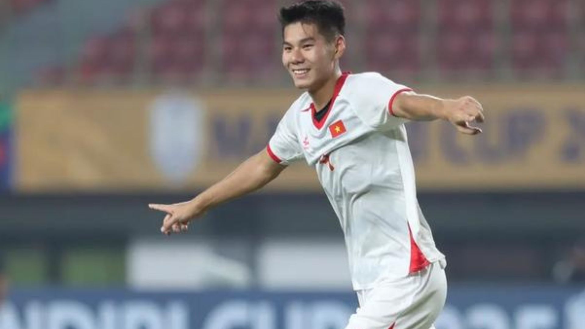 Huỳnh Hiểu Minh kỳ vọng trở thành điểm tựa hàng thủ U23 Việt Nam