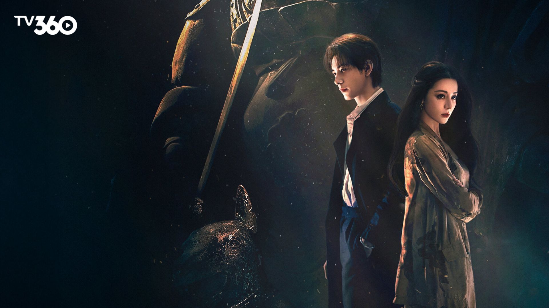 Cửu La âm thầm quan sát từ xa trong màn đêm