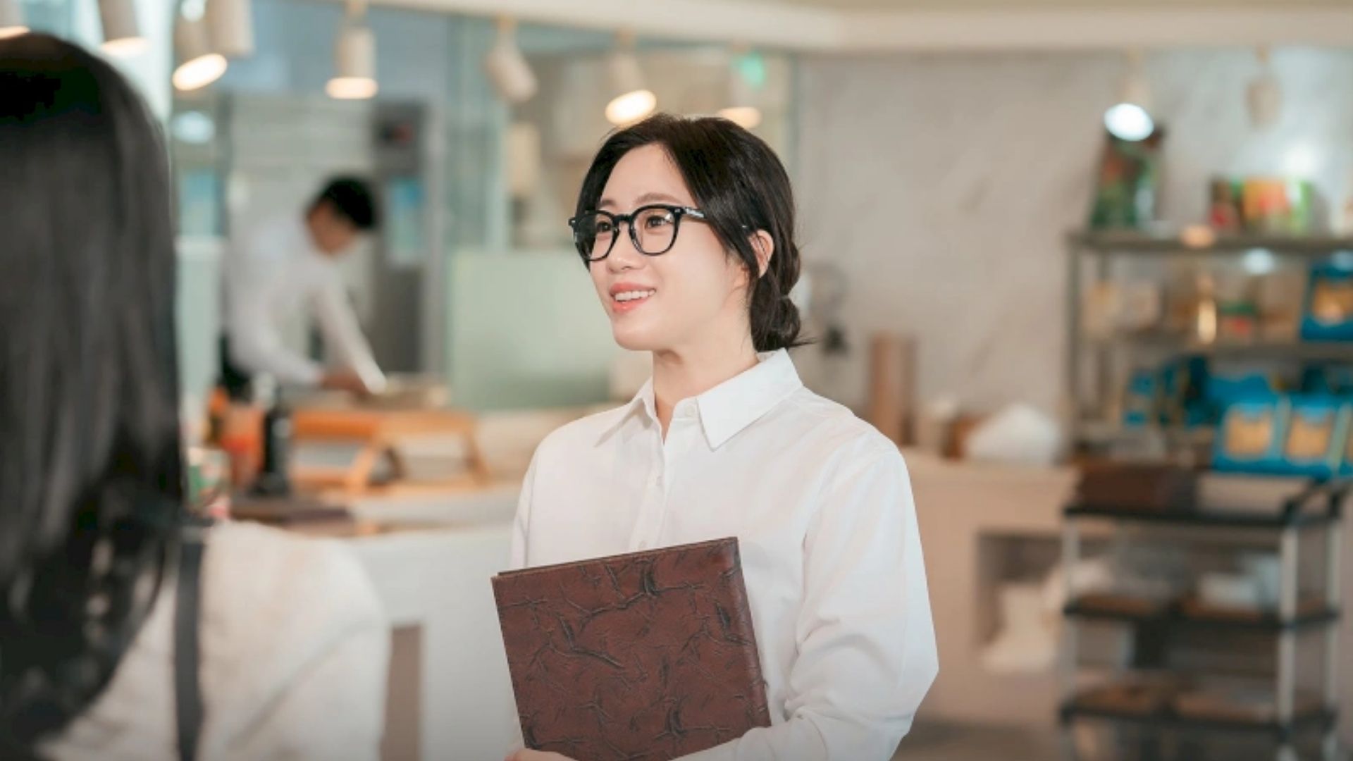 Ranh giới mong manh, quyền lực thành gánh nặng, cuộc chơi sinh tồn