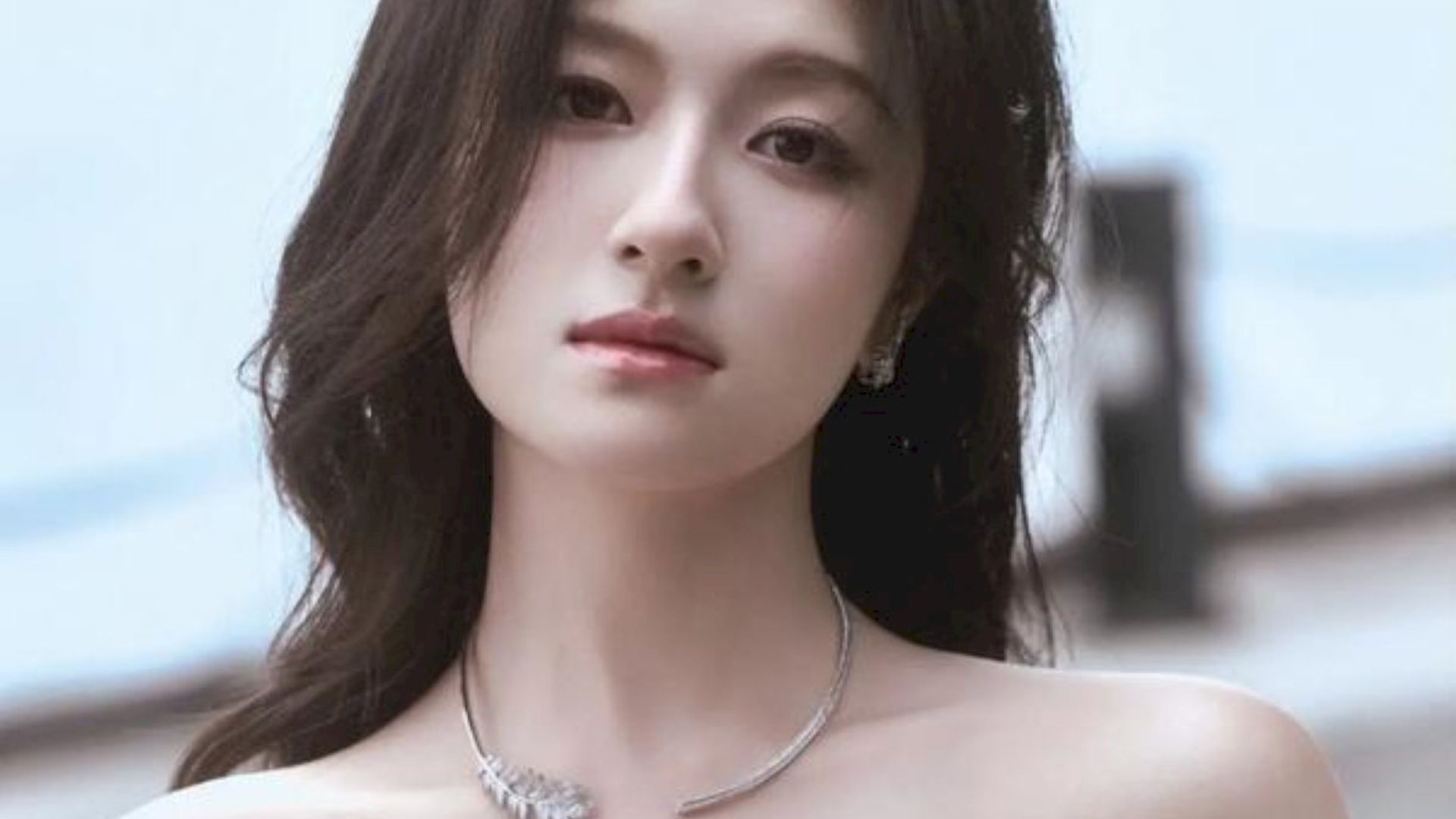 Lý Lan Địch vào vai Ngũ Bất Vi, thanh thuần nhưng kiên định