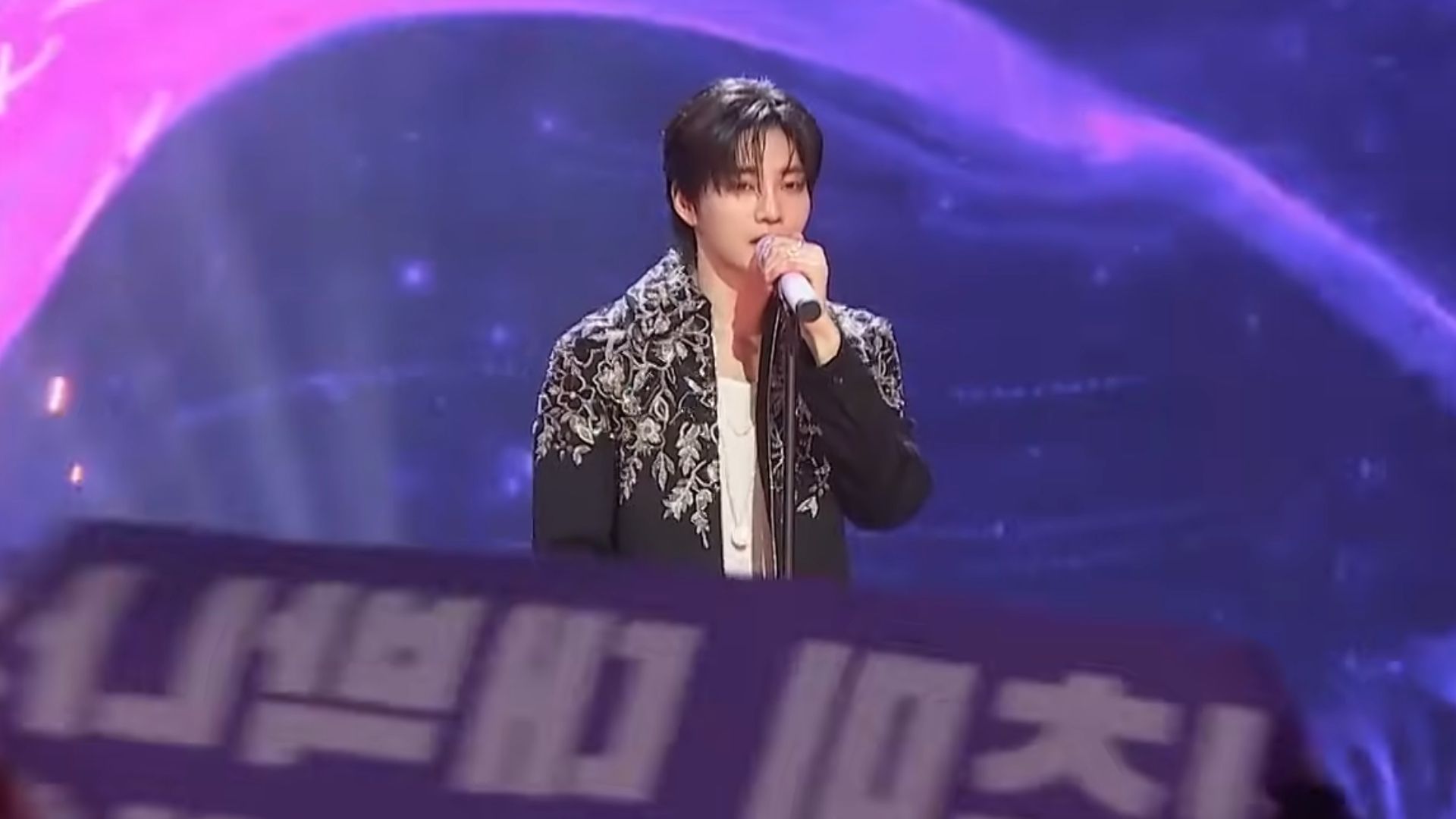 Cuộc chiến giành vị trí Center và áp lực từ các Mentor