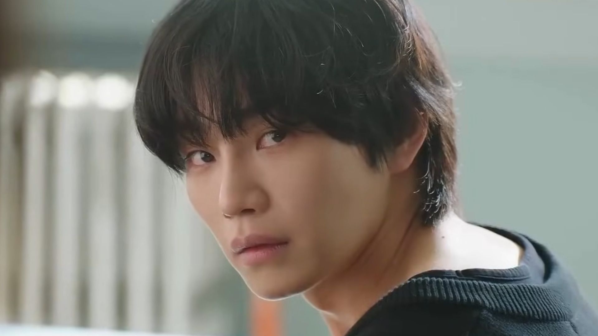 Màn trình diễn bùng nổ và lễ loại trừ đầy nước mắt