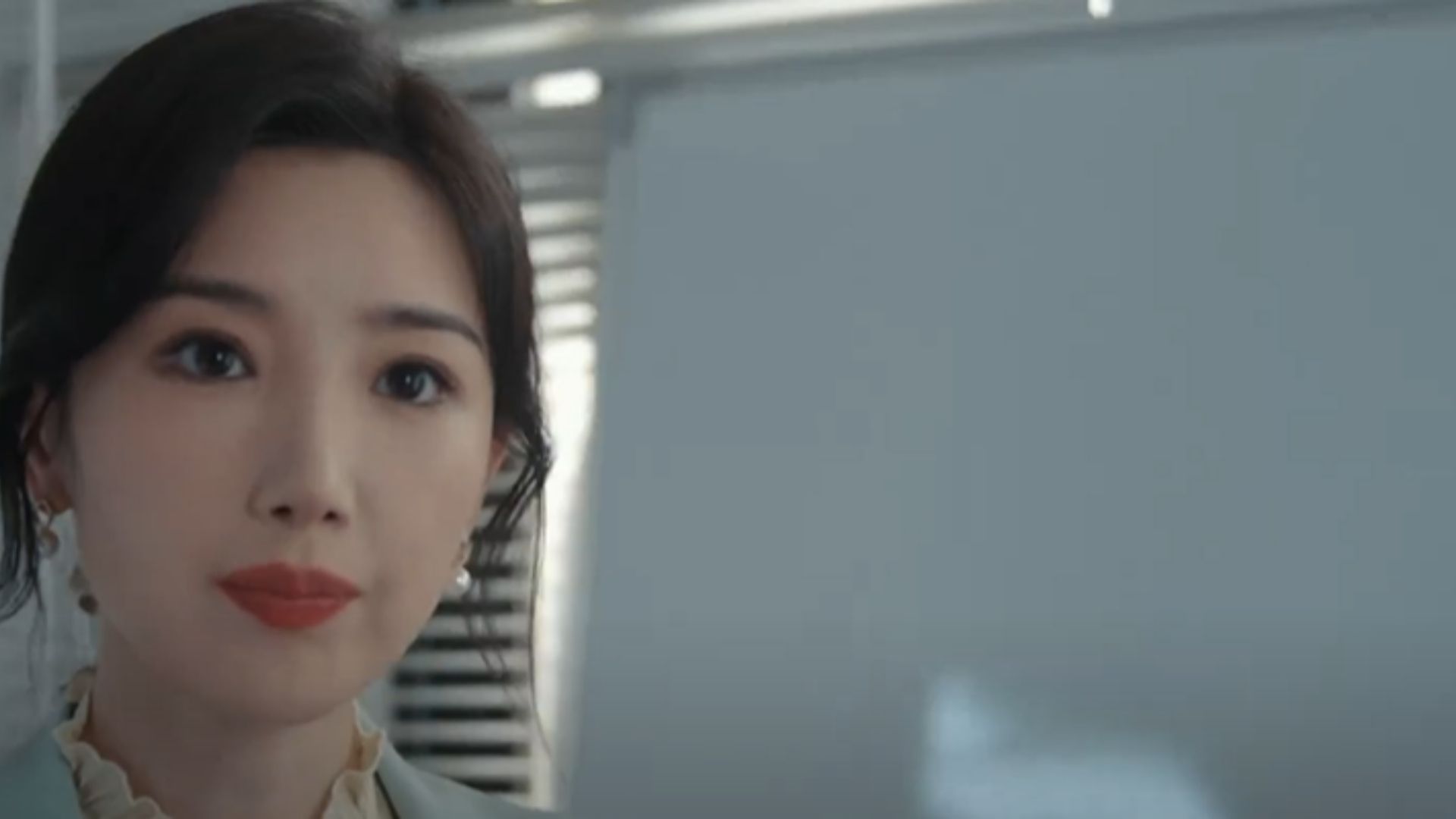 Trương Triệu Uyên, Hồng Phó và Ngô Tuyết Tình rạng rỡ nhìn về đường chân trời Thâm Quyến