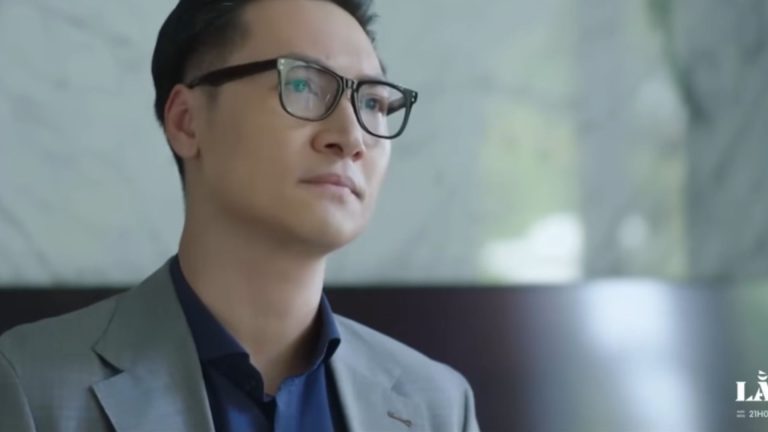 Triển và Khắc tranh cãi gay gắt về sự mất tích bí ẩn của Nguyệt.