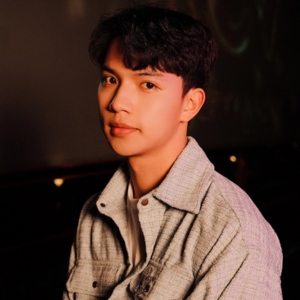 Trần Việt Hoàng