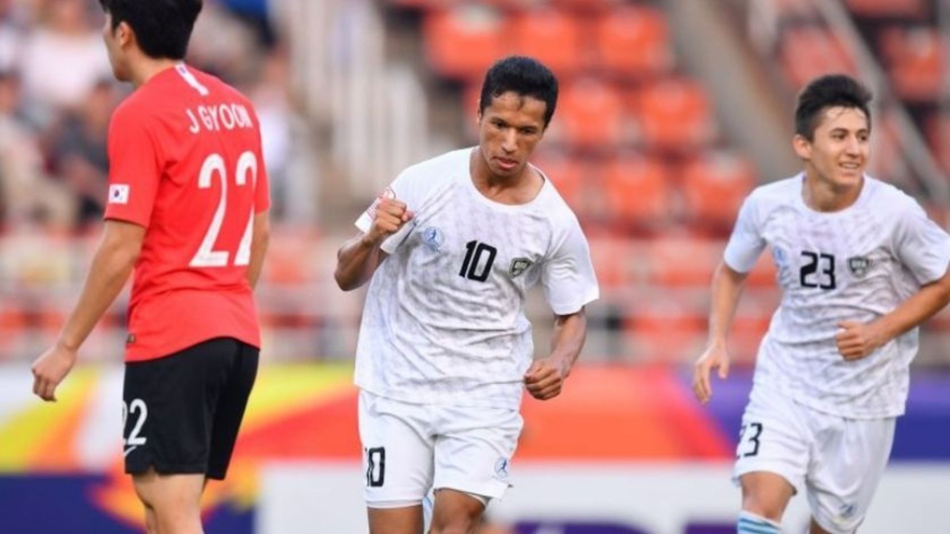 U23 Uzbekistan sở hữu lối chơi không ngại va chạm