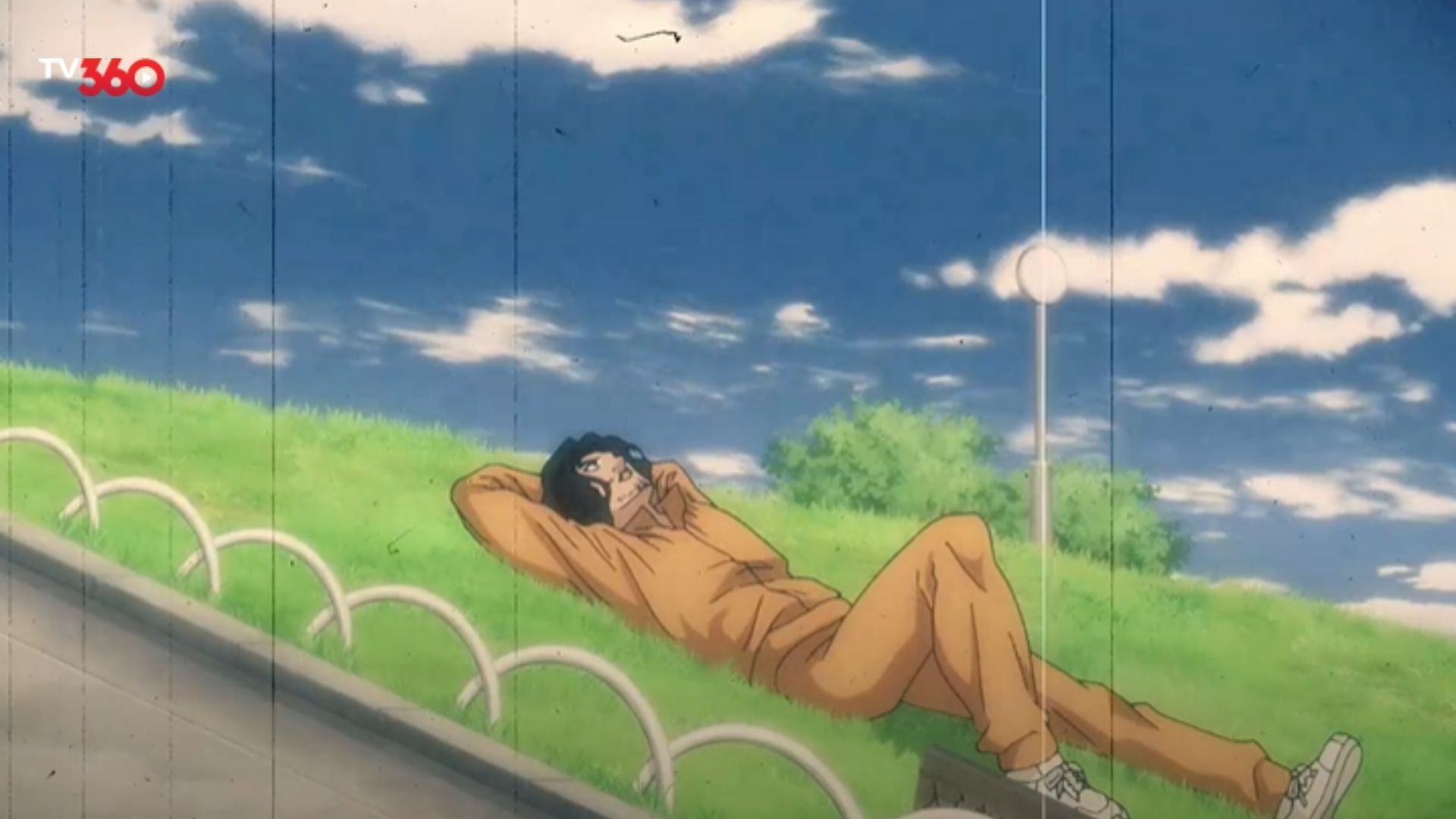 Saitama ngơ ngác nhìn đống đổ nát do mình gây ra mà không biết rằng cậu vừa làm lung lay cả đế chế quái vật