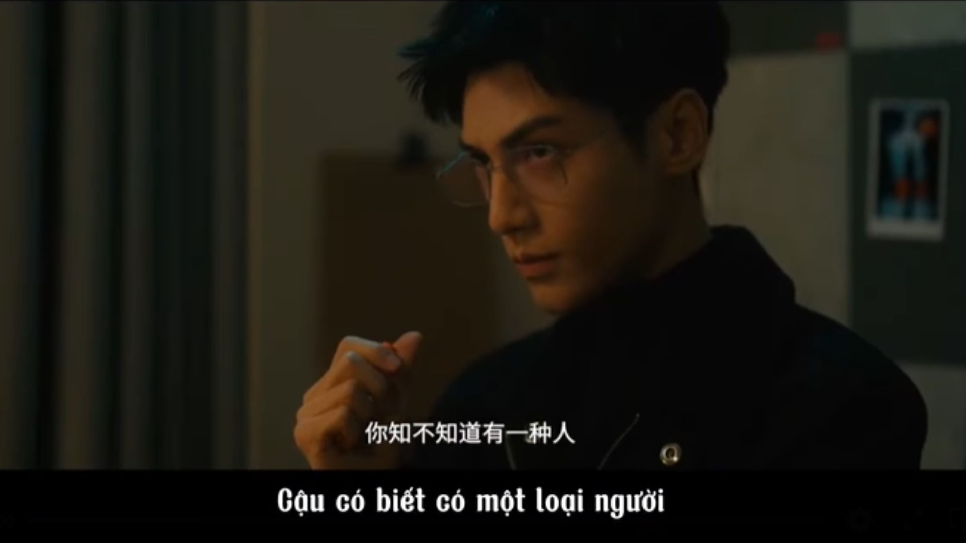 Tề Tư Triết và Chúc Thanh Việt đối mặt với nguy hiểm khi đột nhập hang ổ nghi phạm