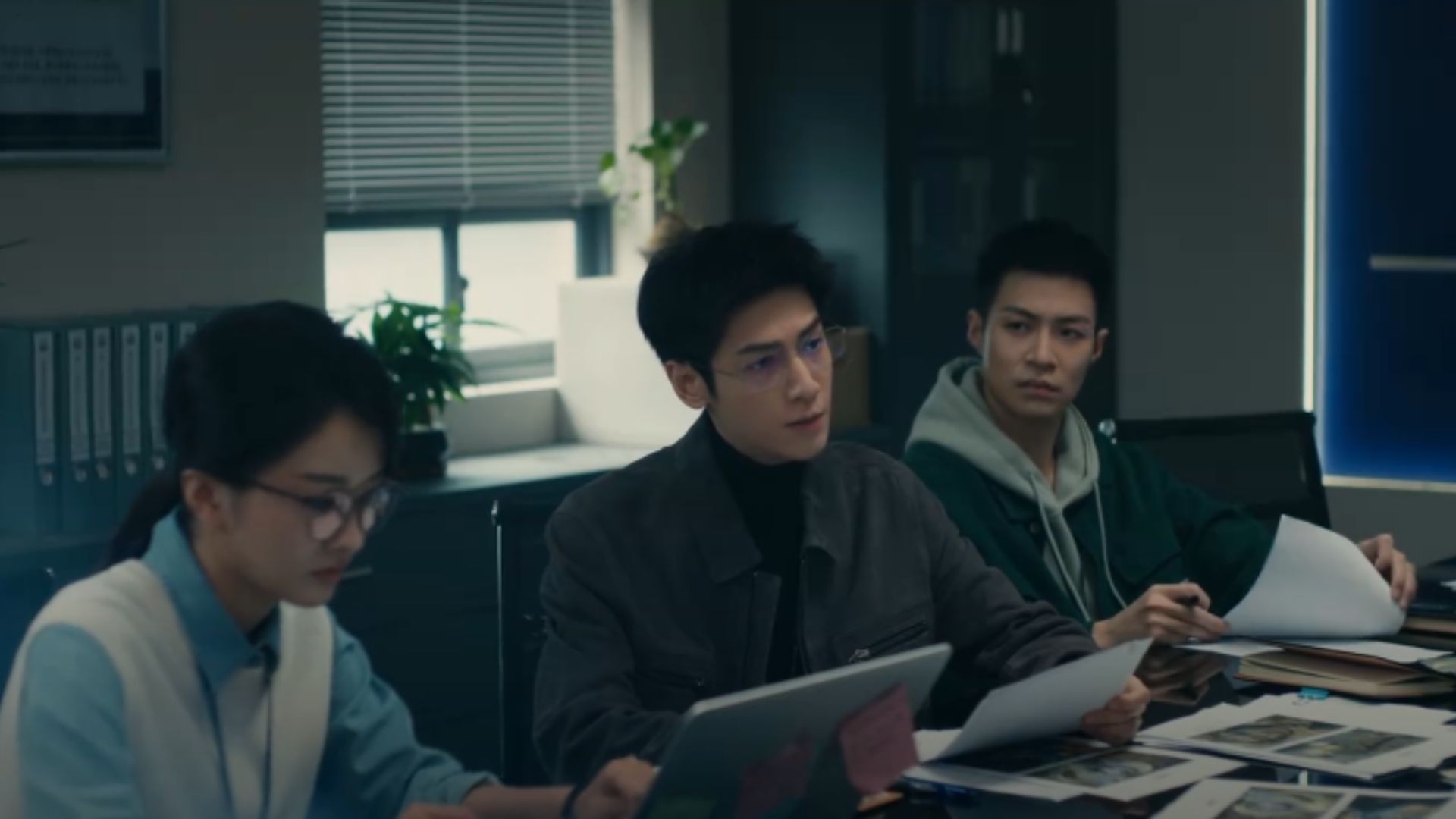 Chúc Thanh Việt được giải cứu an toàn trong vòng tay của Tề Tư Triết và sự hỗ trợ kịp thời từ Hàn Phong