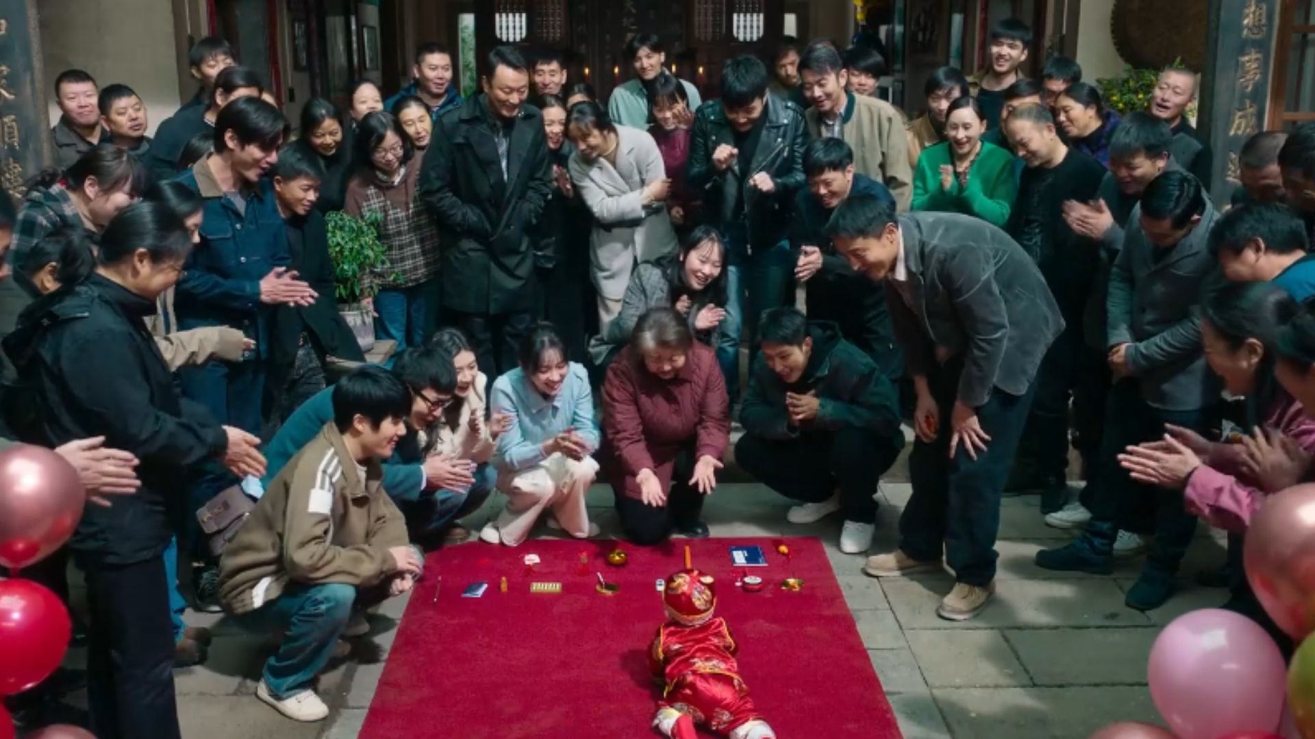 Lưu Thiên Dã lộ rõ vẻ thâm hiểm khi thực hiện kế hoạch tàn độc nhắm vào người thân của các cảnh sát