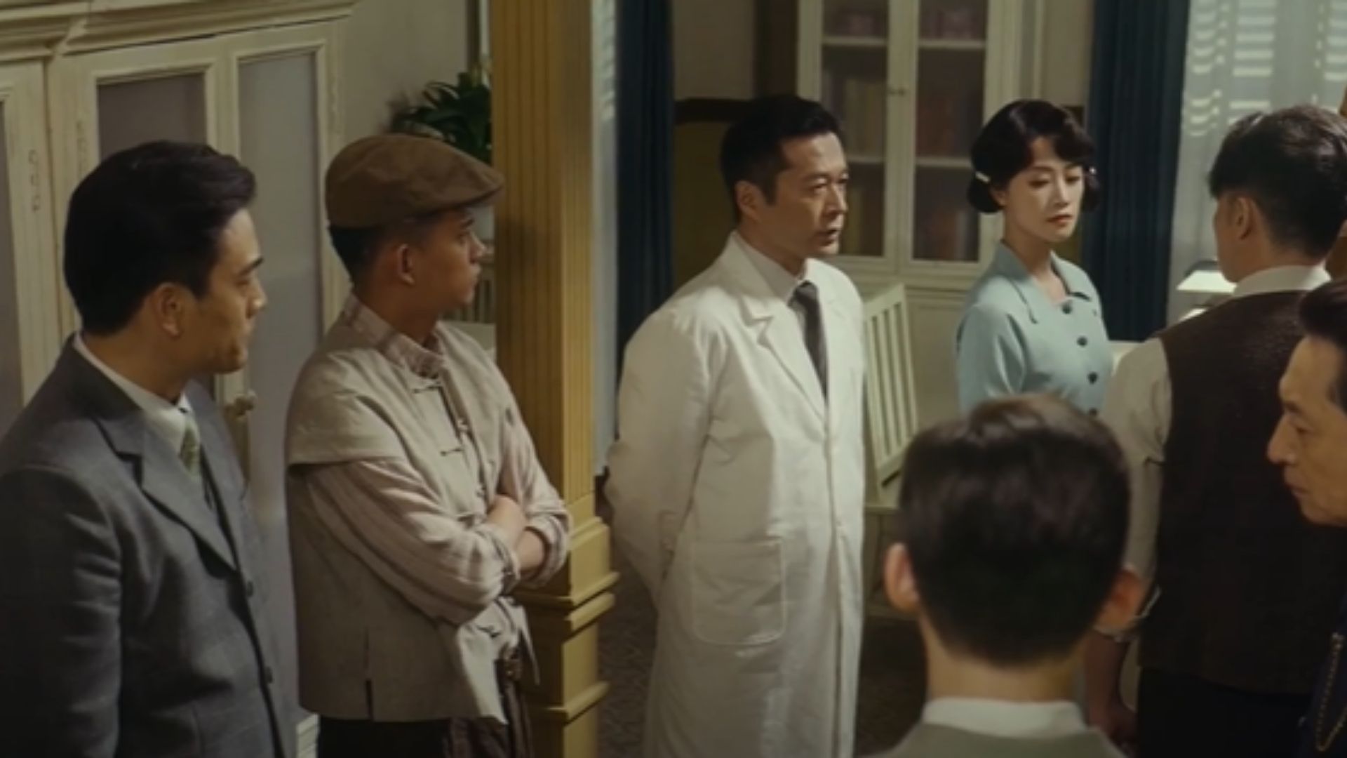 Bão tố qua đi, nhưng những vết sẹo mà nó để lại sẽ mãi mãi nhắc nhở họ về cái giá của sự thật