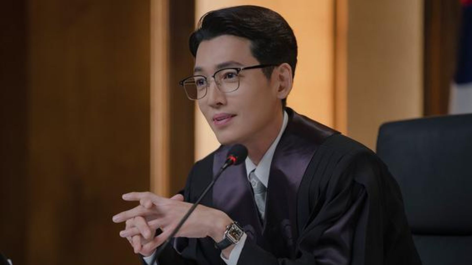 Kang David là thẩm phán thực dụng bước vào hành trình đổi thay