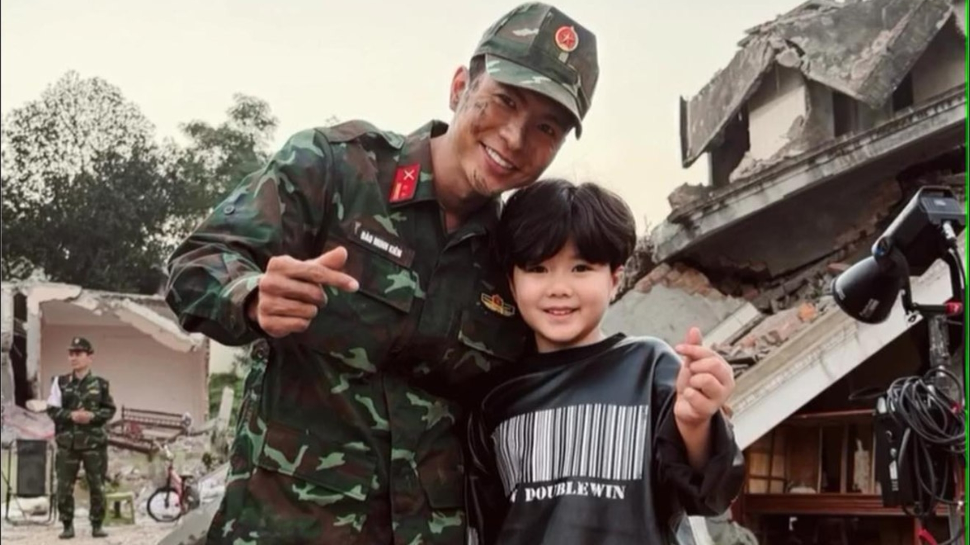 Steven Nguyễn đảm nhận vai Đoàn Minh Kiên – người lính dũng cảm và kiên cường