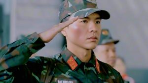 Steven Nguyễn vào vai lính cứu hộ, rắn rỏi và kỷ luật thép