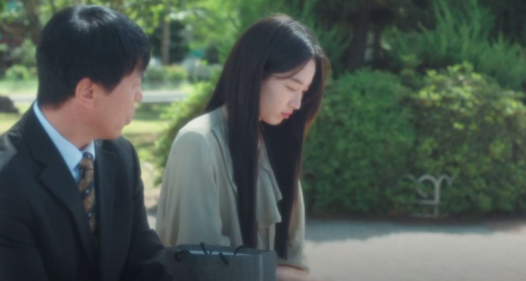 Surely Tomorrow tập 3: Gyeong Do gây ra tai nạn hành lý, Ji Woo say xỉn và đêm ở lại bất ngờ!