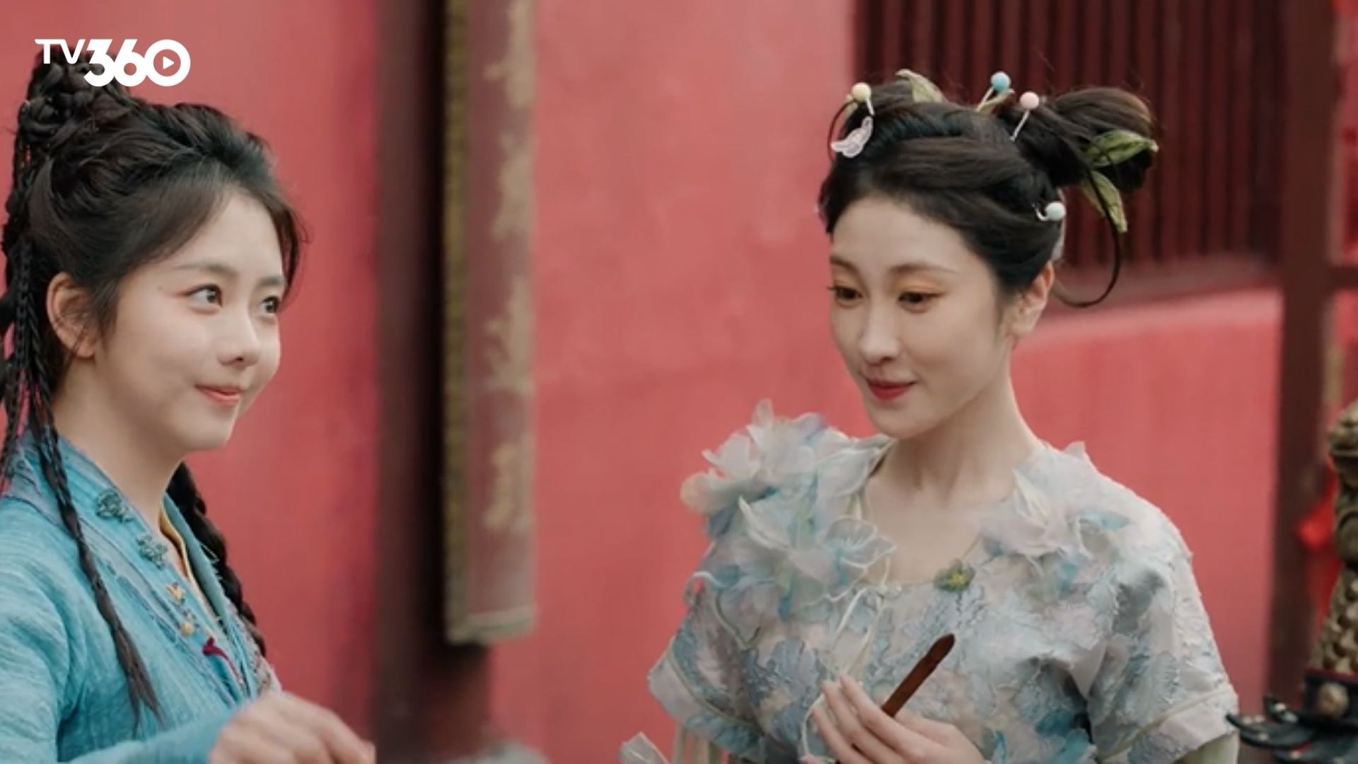 Ánh mắt thất thần của Tiêu Dao khi đối diện với những hình ảnh quá khứ đang hiện về trong mật cảnh