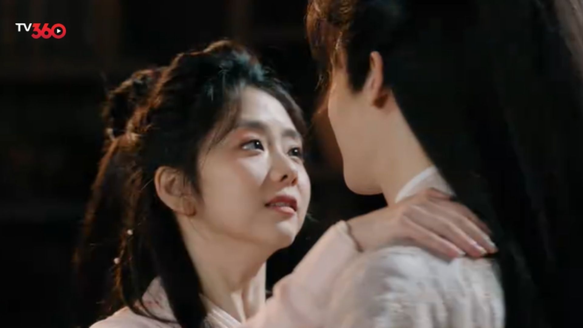 Hồng Diệp sát cánh cùng Tiêu Dao vượt qua những cạm bẫy nguy hiểm trên hành trình tìm kiếm suối thần