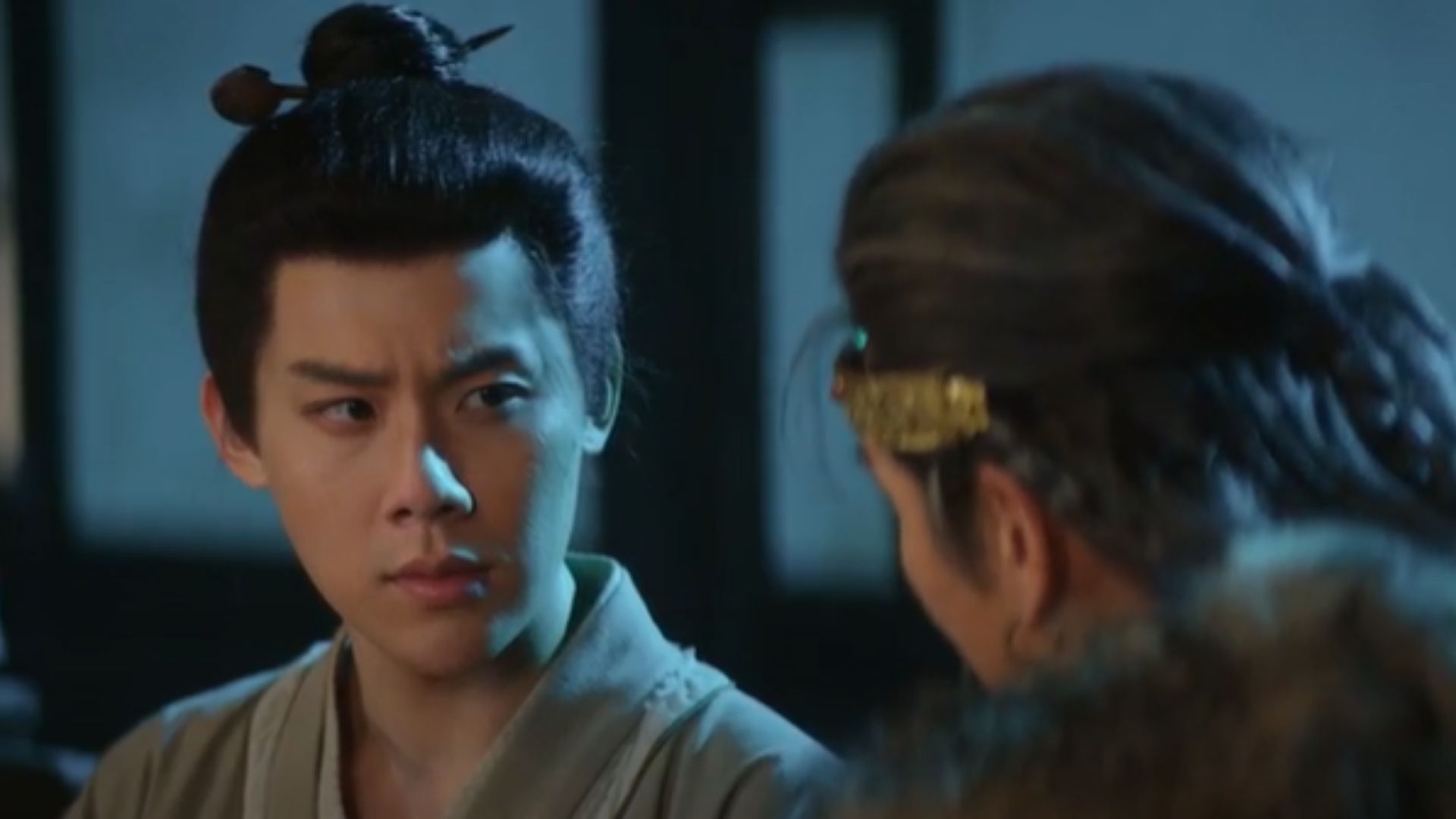 Khi ánh đèn hoa đăng rực sáng nhất, cũng là lúc bóng tối của sự diệt vong bủa vây lấy Trương Tiểu Kính và Lý Tất