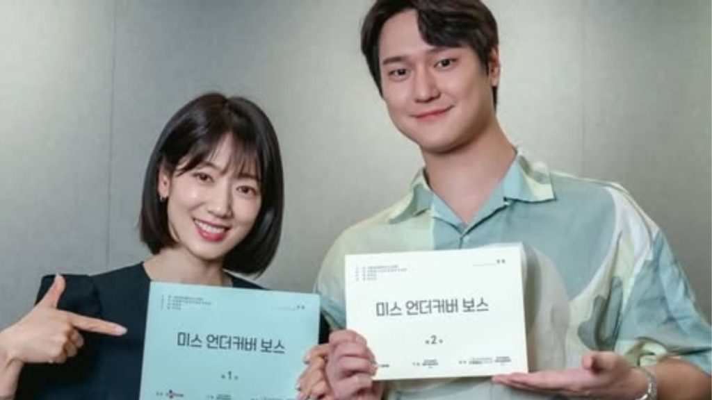 Undercover Miss Hong tập 1: Nữ giám sát thép và màn cải trang chấn động công ty chứng khoán