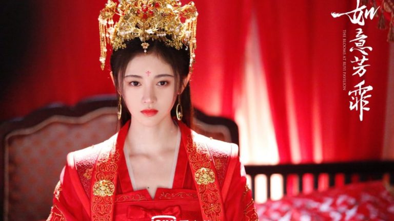 Tạo hình cổ trang lộng lẫy thường thấy của Cúc Tịnh Y trên màn ảnh