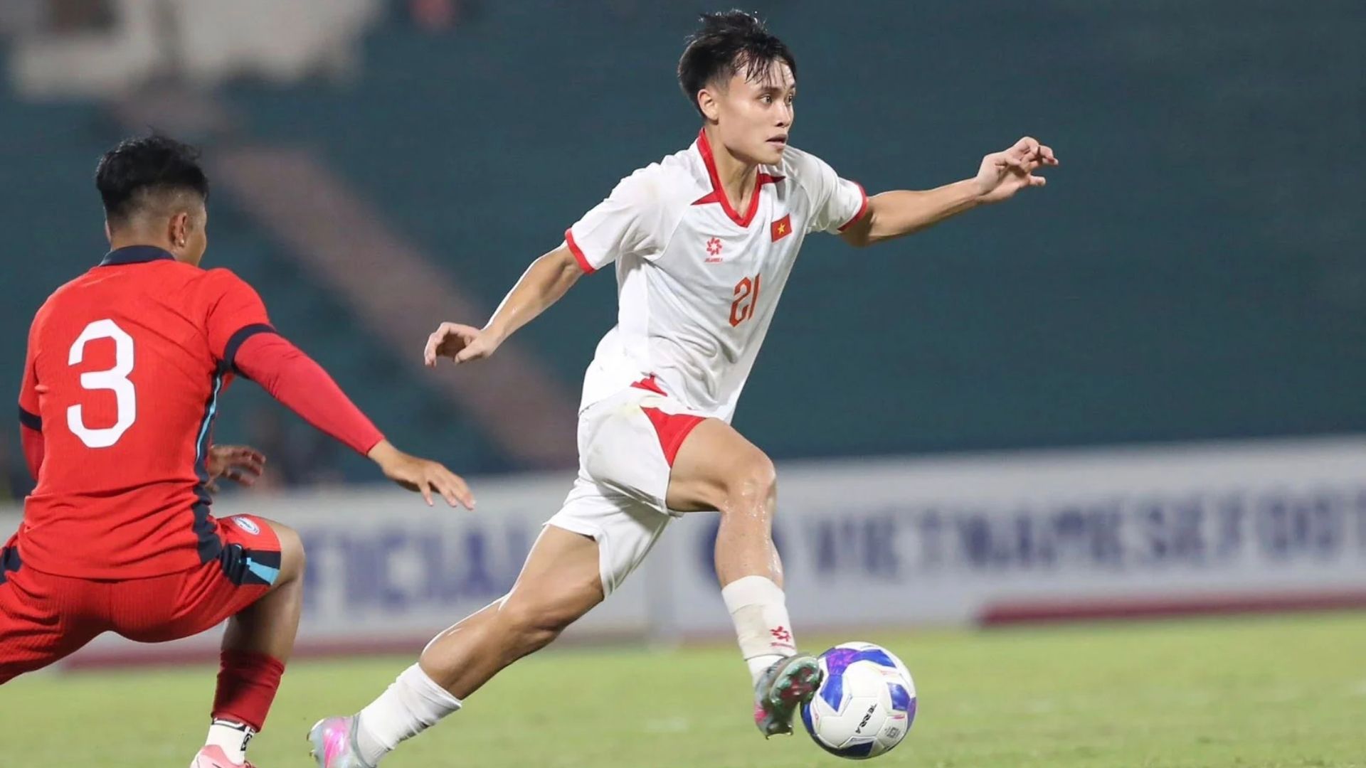 Tiền vệ Phạm Minh Phúc