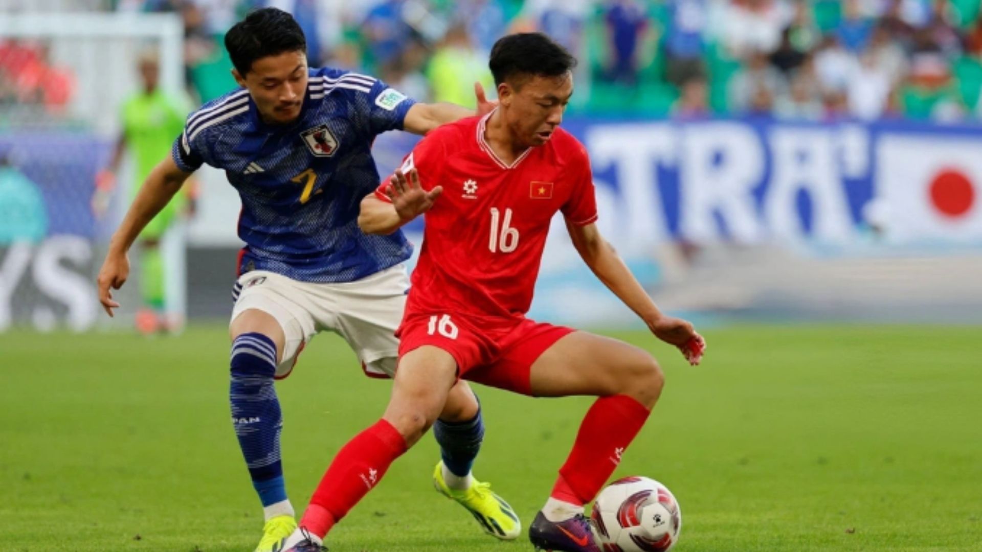 Tiền vệ Nguyễn Thái Sơn